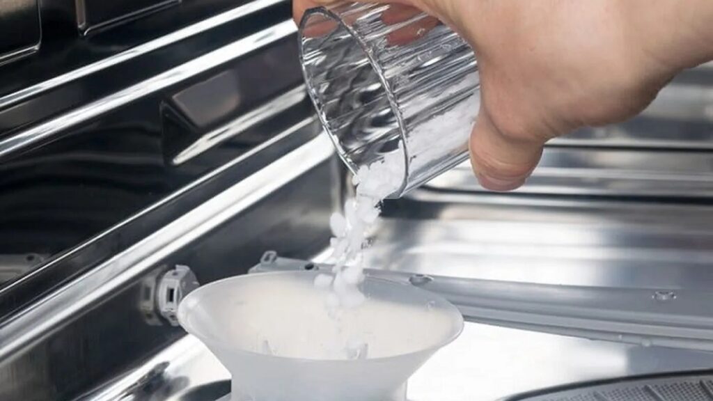 Muối Rửa Bát Có Độc Không? Có Cần Dùng Muối Máy Rửa Bát Không?