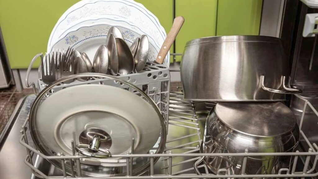 Máy rửa bát có rửa được nồi không? Những lưu ý quan trọng để làm sạch hiệu quả
