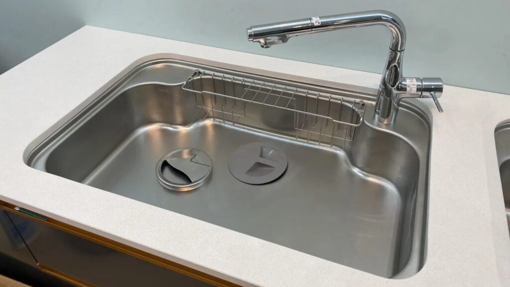 Tại sao bồn rửa chén bị đọng nước và cách xử lý triệt để?