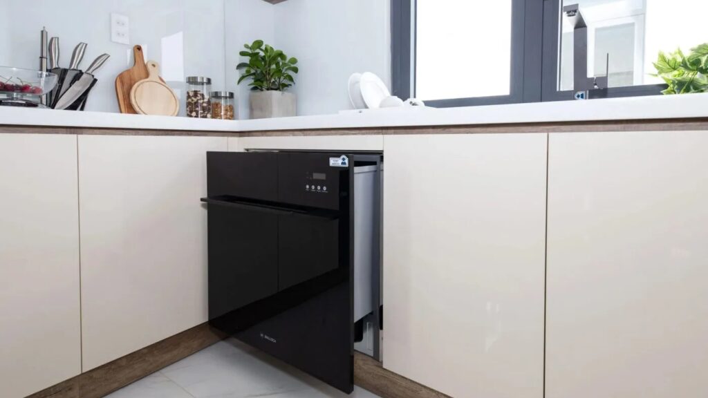 Máy rửa bát rửa trong bao lâu? Cách sử dụng máy rửa bát tiết kiệm chi phí