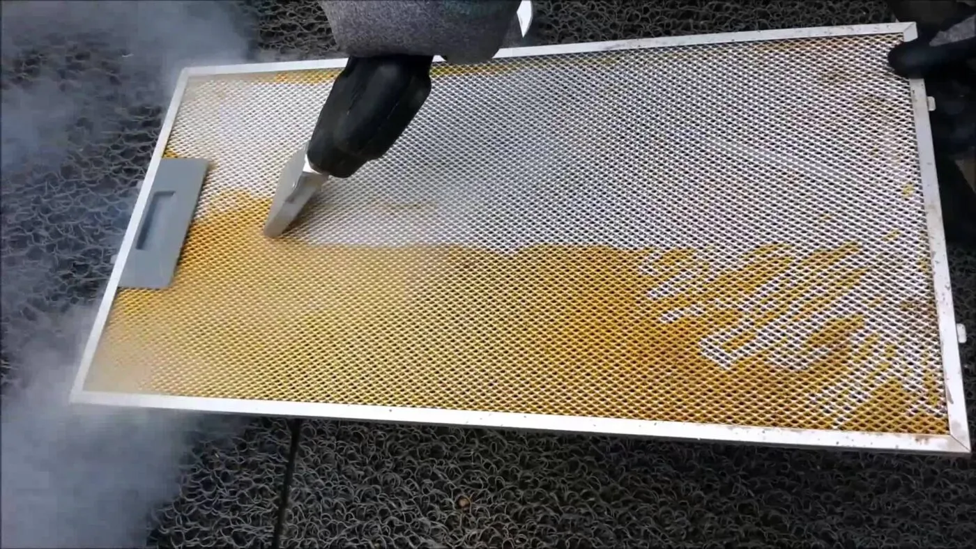 Làm Thế Nào Để Vệ Sinh Máy Hút Mùi Sạch Bong Trong 1 Nốt Nhạc? Những Điều Bạn Cần Biết!