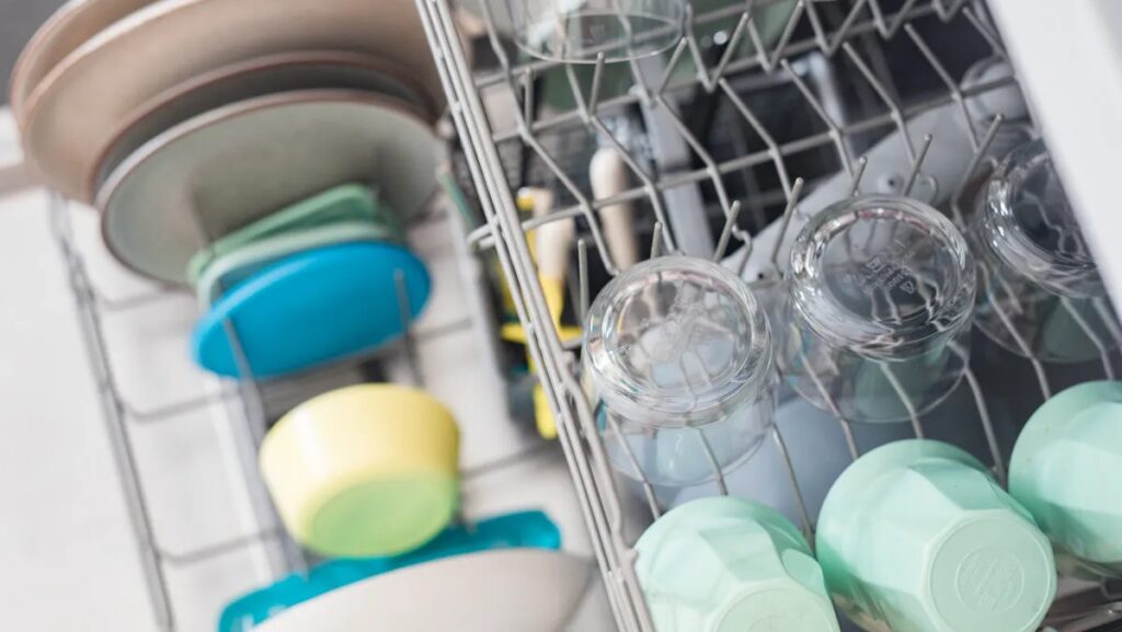 Muối Rửa Bát Có Độc Không? Có Cần Dùng Muối Máy Rửa Bát Không?