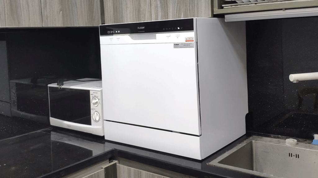 Máy rửa bát 8 bộ là gì và rửa được bao nhiêu bát đĩa?