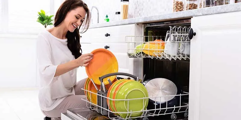 Nước rửa chén dùng cho máy rửa chén được không?
