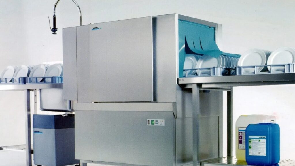 Hướng dẫn cách vệ sinh máy rửa bát công nghiệp đơn giản, nhanh chóng